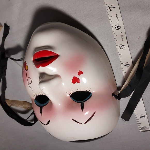 Vintage Hand Painted Ceramic Carnival Wall Mask Tear and Heart Design - Picture 4 of 6